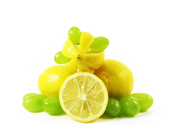Limones y frutos de uva —  Fotos de Stock