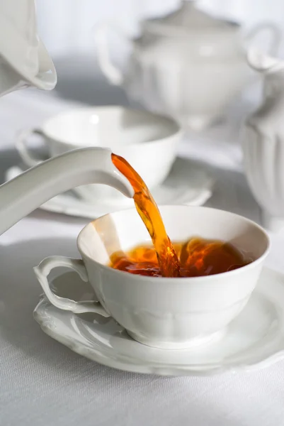 Pouring fresh tea. — Stock Photo, Image