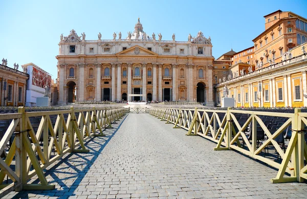 Bazilika san pietro a Vatikán — Stock Fotó