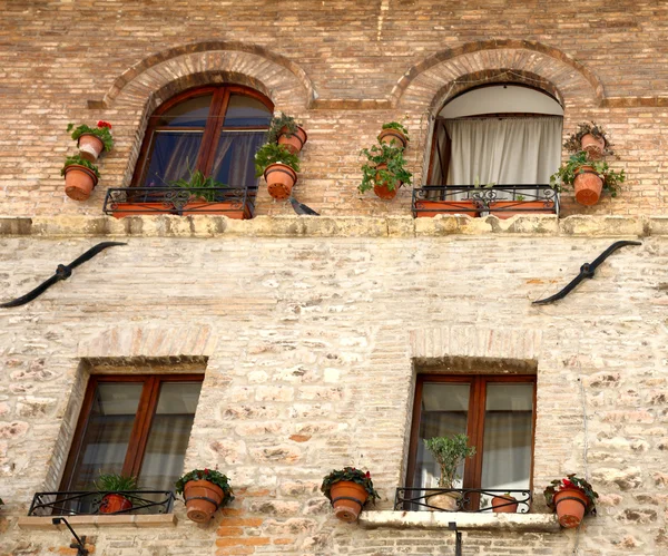Fenêtre traditionnelle d'Italie — Photo