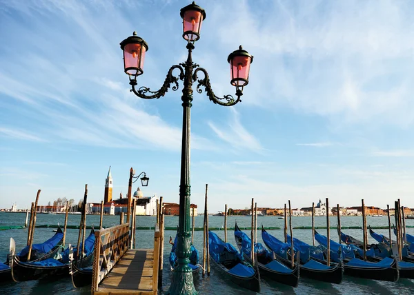 Venetië - romantisch, toeristische stad in Italië — Stockfoto