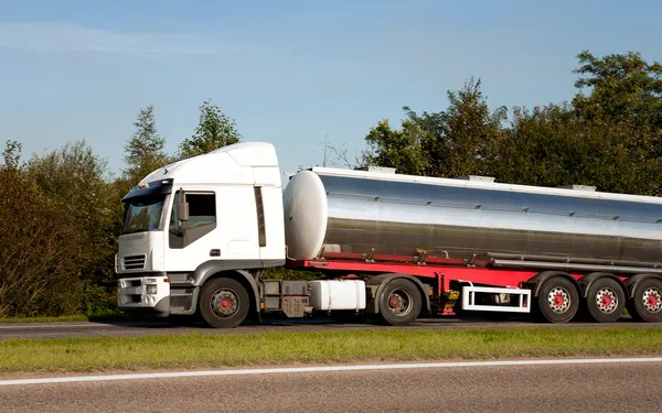 Ciężarówka paliwa — Zdjęcie stockowe