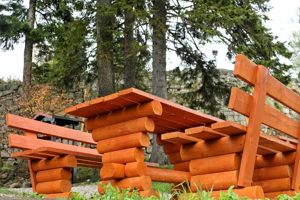 公园里的木制长椅 — 图库照片