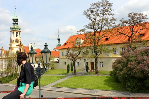 Turystyczna w Pradze — Zdjęcie stockowe