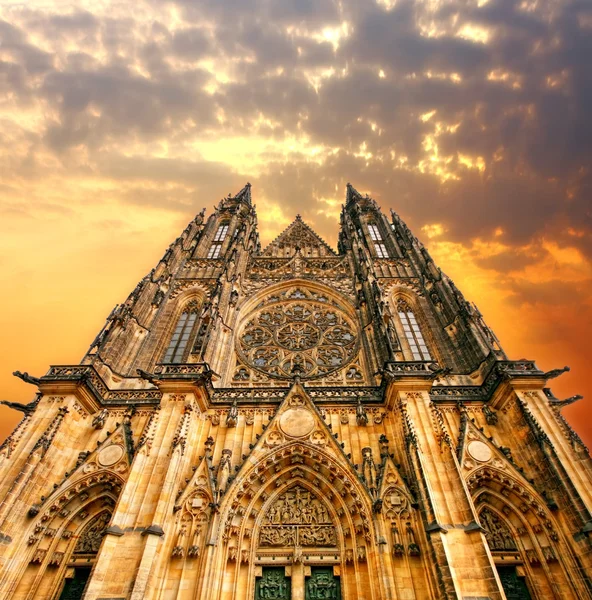 Kathedrale bei Sonnenuntergang — Stockfoto