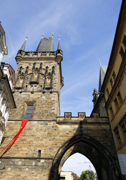 Ingången till Karlsbron i Prag — Stockfoto