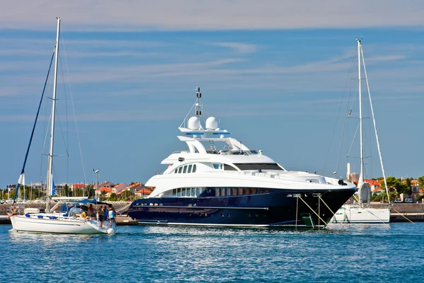 Розкішні яхти, Zadar, Хорватія — стокове фото