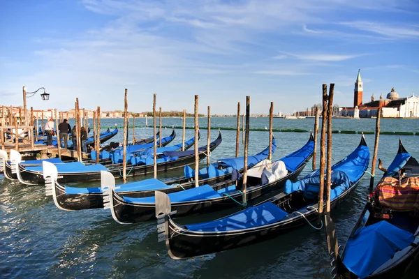 Gondol parkering, Venedig — Stockfoto