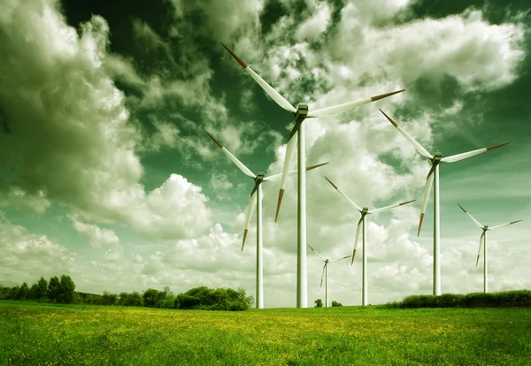 Rüzgar türbinleri, ekoloji — Stok fotoğraf