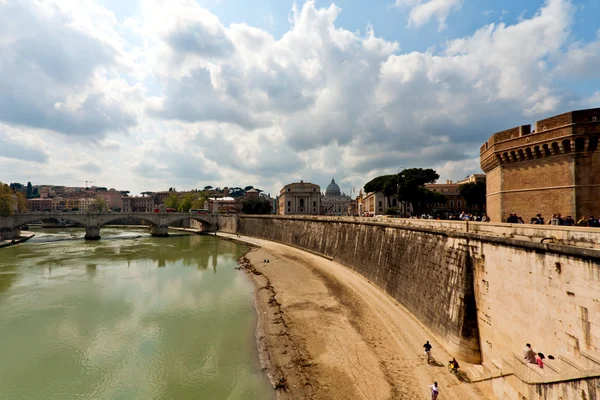 Tiberfloden i Rom — Stockfoto
