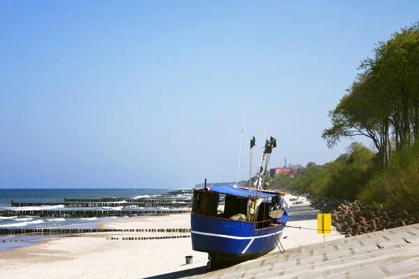 海滩上的小船 — 图库照片