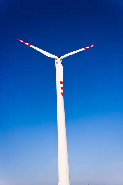 Turbinas Eólicas Campo Verde Fonte Alternativa Energia — Fotografia de Stock