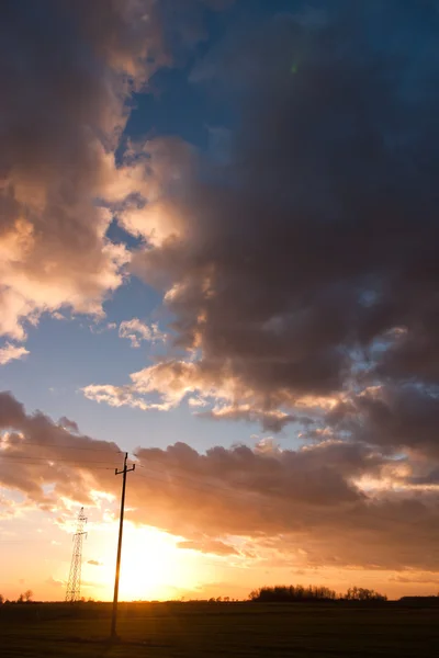 Жовте Сонце Хмарами Теплий Вечір — стокове фото