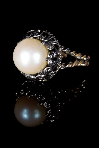 珍珠戒指 免版税图库照片