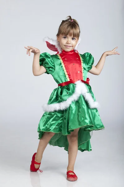 Bedårande liten flicka på Saint Patrick's Day — Stockfoto