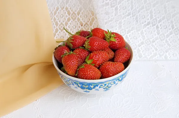 Rätter med jordgubbar — Stockfoto