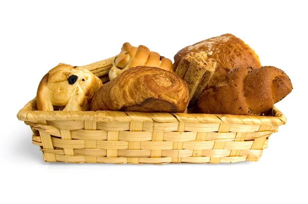 Broodjes in een rieten mand — Stockfoto