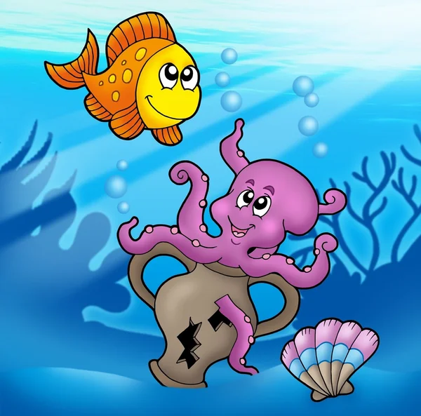 Niedlicher Oktopus und orangefarbene Fische — Stockfoto