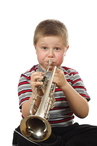 Çocuk trompet üfleme — Stok fotoğraf