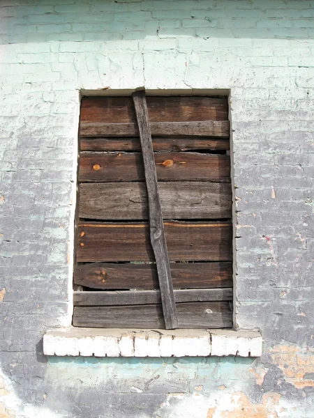 Edificio d'epoca, concetto di finestre chiuse — Foto Stock