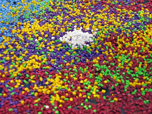 Kleurrijke items stapel, regenboog concept — Stockfoto