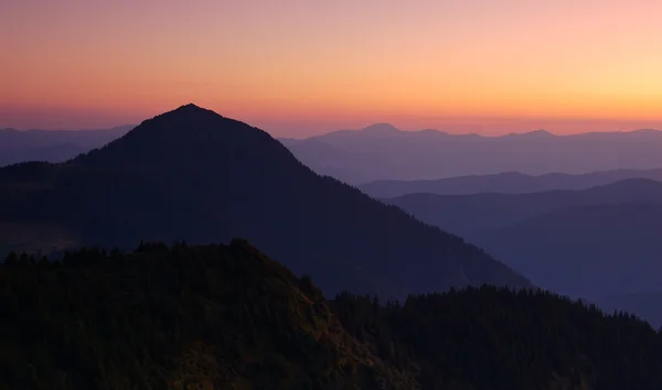 在山中的黎明 — 图库照片