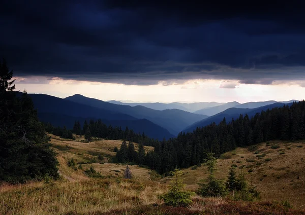 Thunder-storm in mountains — Stock Photo, Image