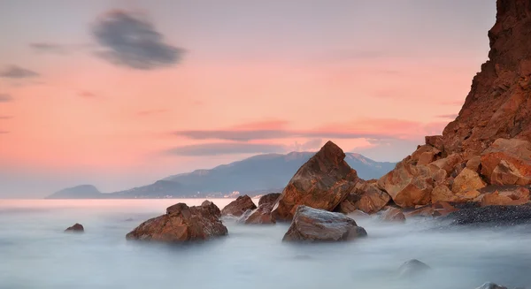 Утро на берегу моря — стоковое фото