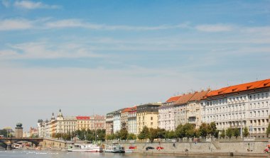 panoramik Prag ve nehir. CZ