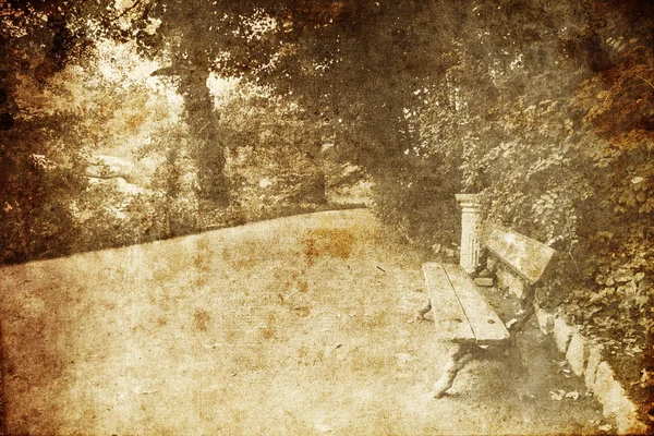 在花园的长椅。旧图像样式的照片. — 图库照片