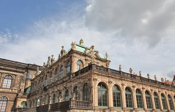 ドイツ、ドレスデンのツヴィンガー宮殿博物館 — ストック写真