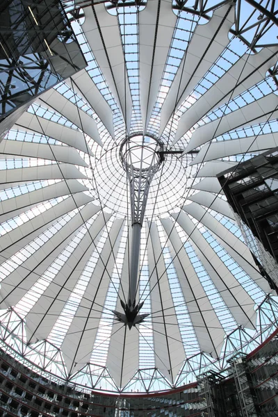 Het dak van het sony-center in Berlijn — Stockfoto