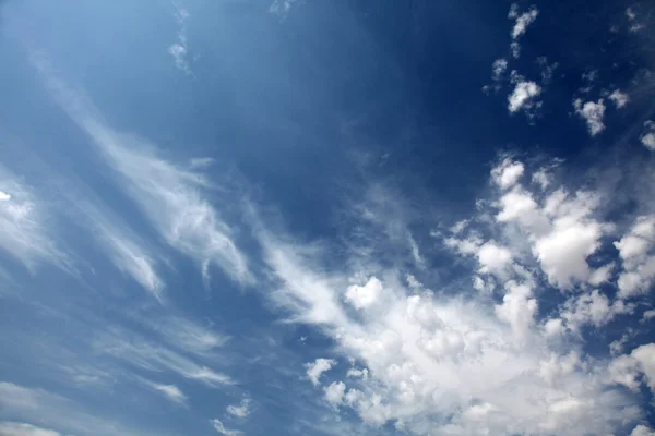 Schöne abstrakte Naturwolken als Hintergrund — Stockfoto