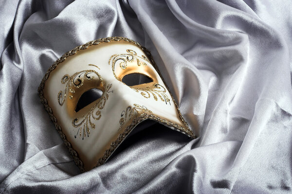 Карнавальная маска
