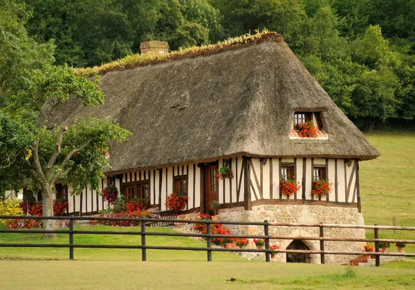 Casa típica francesa — Fotografia de Stock