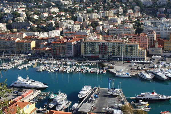 Nice гавань и вид на город, Франция — стоковое фото