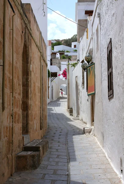 Улица в Lindos, Rhodes Island — стоковое фото