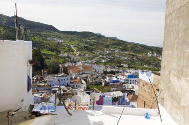 Beyaz evler Kraliyet şehri tetouan dağ yamacında yakınındaki tangier, morocco