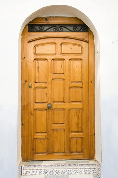Very old wooden door of Morocco — Stock Photo, Image