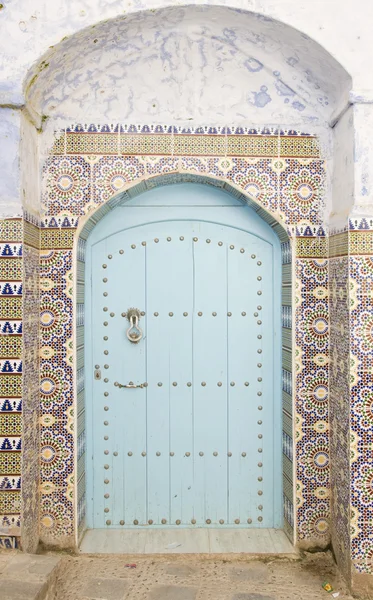 Дуже старі дерев'яні двері Марокко — стокове фото