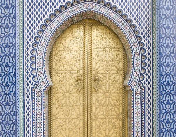 Golden door in Fes, door of Royal palace — Stock Photo, Image