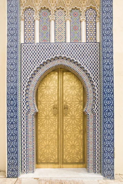 Arany ajtó ajtó, a royal palace fes — Stock Fotó