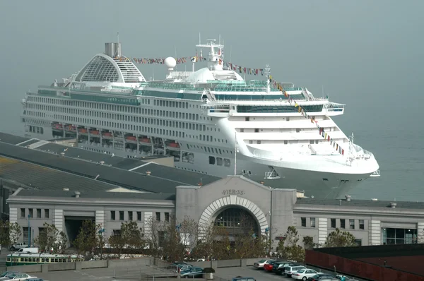 Cruise ship — Stock Photo, Image