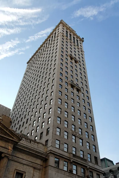 Torre de escritório — Fotografia de Stock