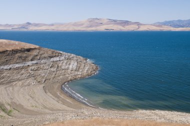 San Luis Reservoir clipart