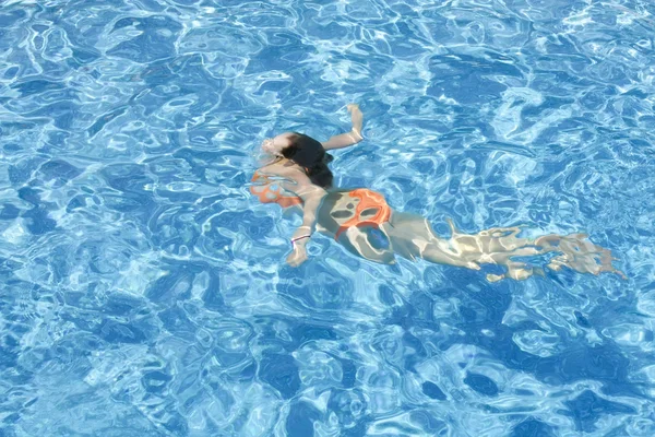 Κορίτσι υποβρύχια — Φωτογραφία Αρχείου