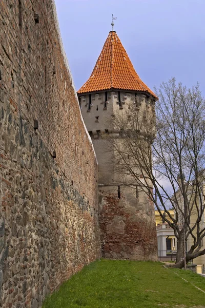 Defence wall and tower in Sibiu — Stock Photo, Image