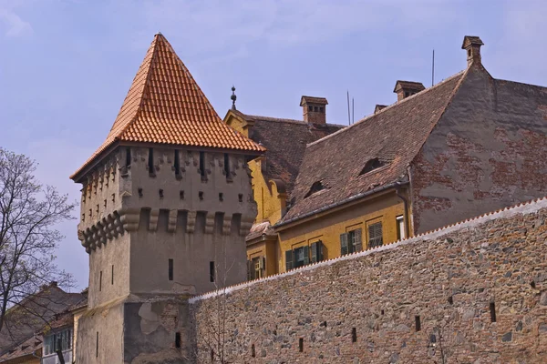 Parede de defesa e torre em Sibiu — Fotografia de Stock