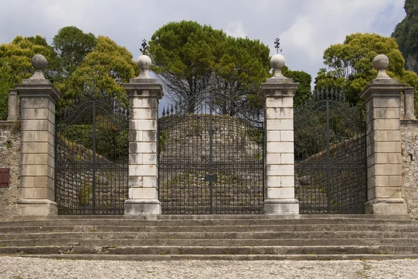 Castle entrance gate — Stock Photo, Image