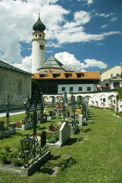 Stoczni Kościół i cmentarz — Zdjęcie stockowe